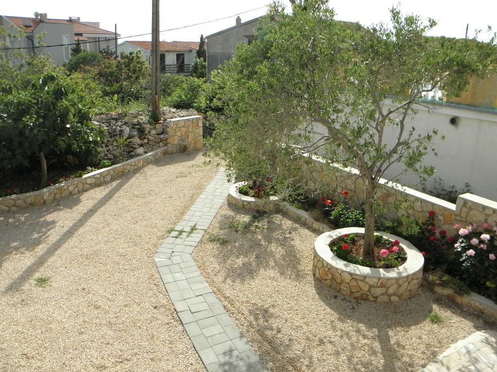 Apartments Babic Novalja Exterior photo